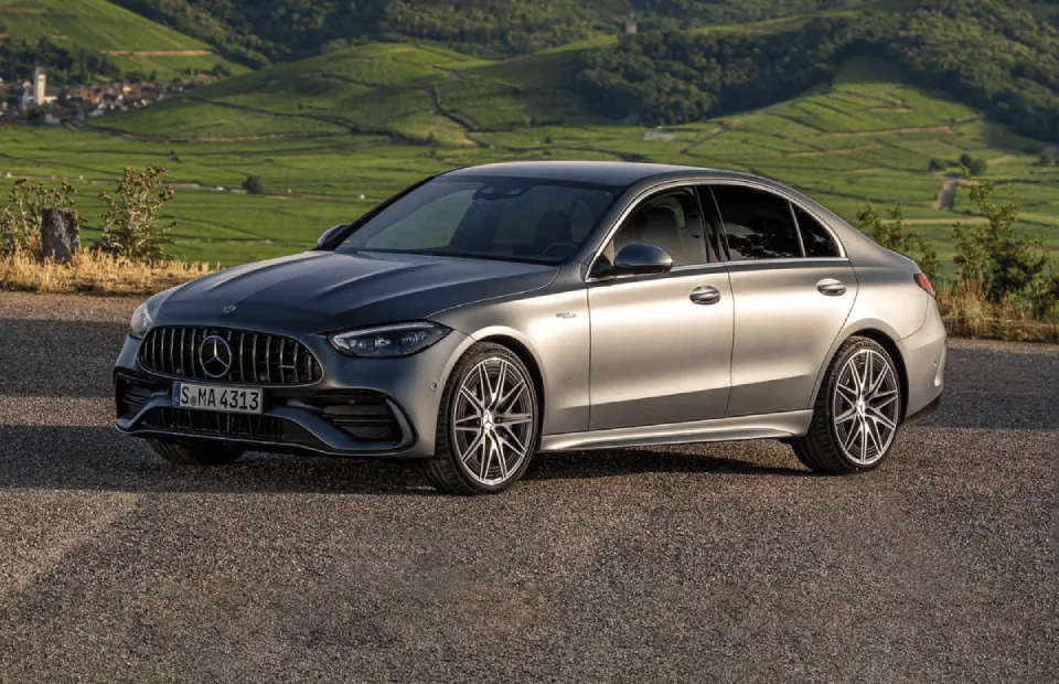Features and Details of the 2024 Mercedes-Benz C300